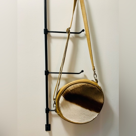 *Genuine Leather/ Fur* - Emily Louise Round Handbag - Picture 2 of 4